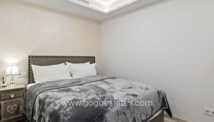 Resale - Apartamento - Málaga - Marbella