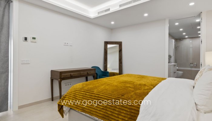 Resale - Apartamento - Málaga - Marbella