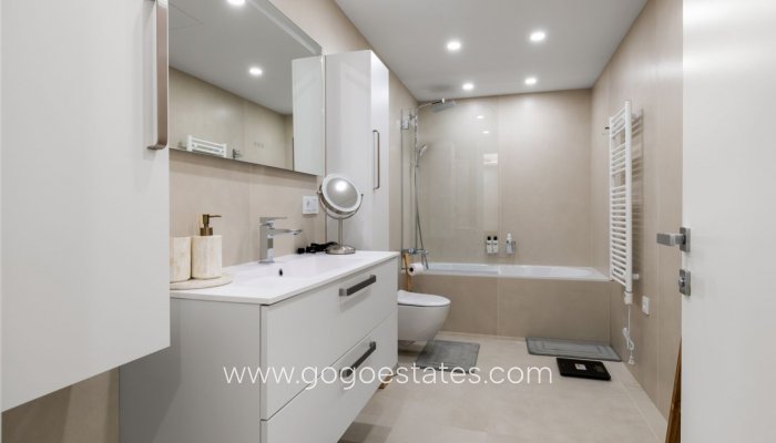 Resale - Apartamento - Málaga - Marbella