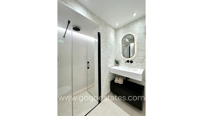 Resale - Apartamento - Málaga - Marbella Centro