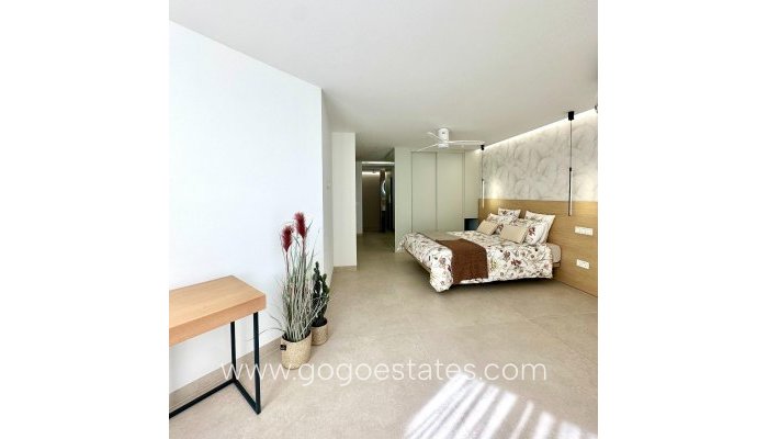 Resale - Apartamento - Málaga - Marbella Centro