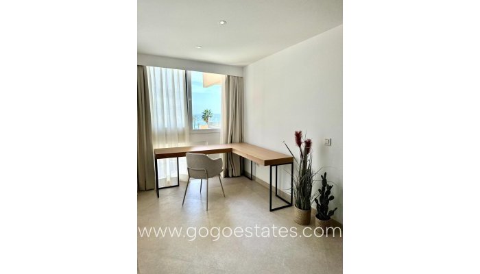 Resale - Apartamento - Málaga - Marbella Centro