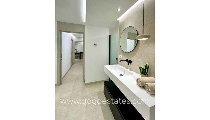 Resale - Apartamento - Málaga - Marbella Centro