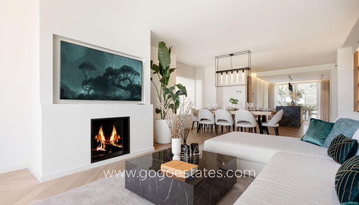 Resale - Semi-detached duplex - Málaga - Milla De Oro