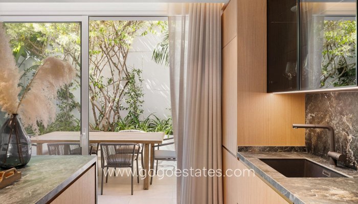 Resale - Semi-detached duplex - Málaga - Milla De Oro