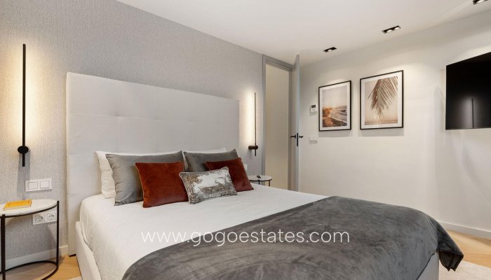 Resale - Semi-detached duplex - Málaga - Milla De Oro