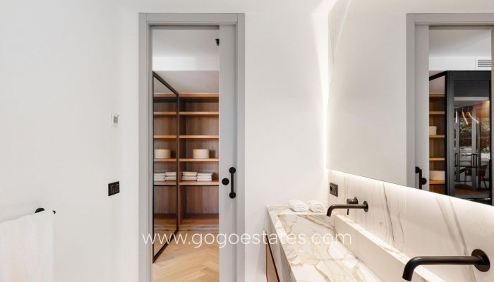 Resale - Semi-detached duplex - Málaga - Milla De Oro