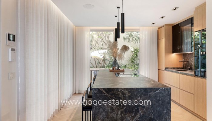 Resale - Semi-detached duplex - Málaga - Milla De Oro