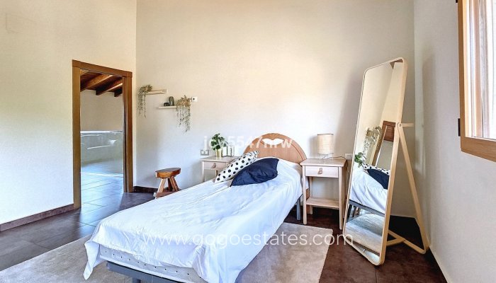 Resale - Finca rústica - Yecla