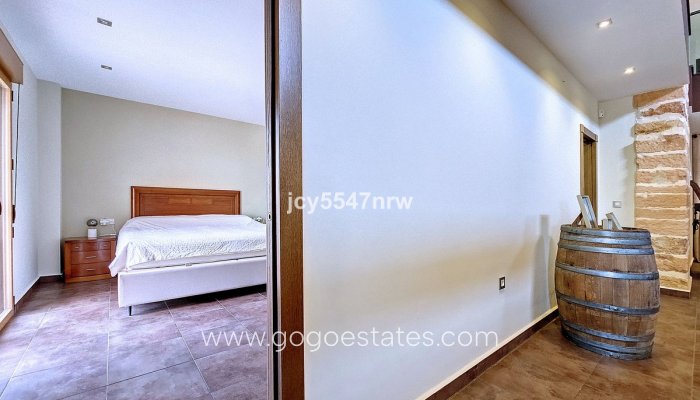 Resale - Finca rústica - Yecla