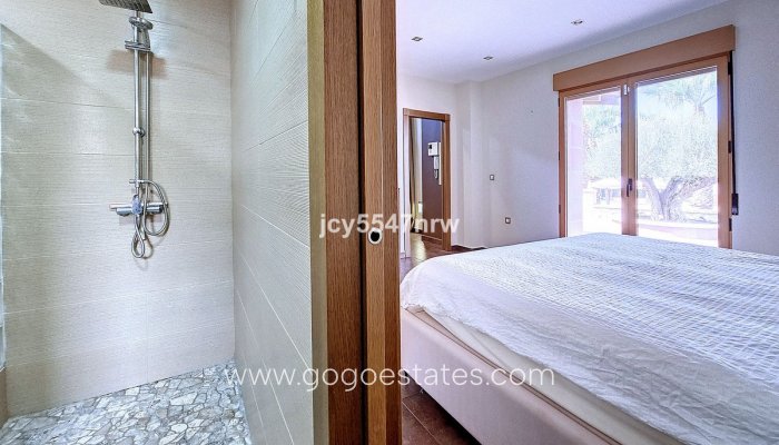 Resale - Finca rústica - Yecla