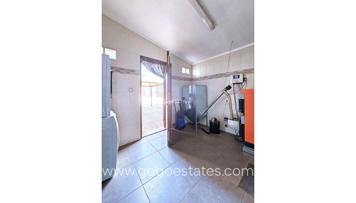 Resale - Finca rústica - Yecla