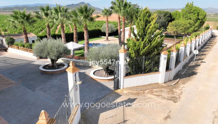 Resale - Finca rústica - Yecla