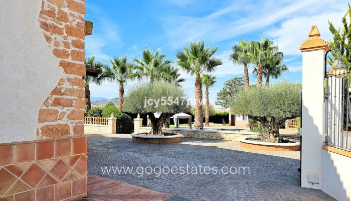 Resale - Finca rústica - Yecla