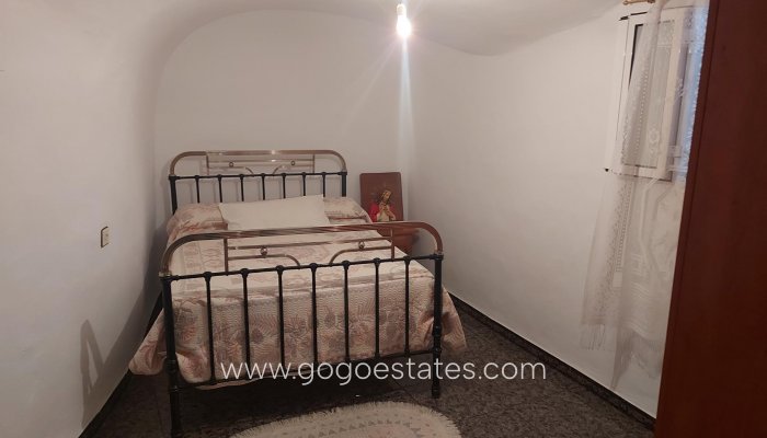 Resale - Country House - Freila