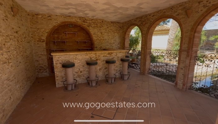 Resale - Villa - Torre - Pacheco - Casco Antiguo