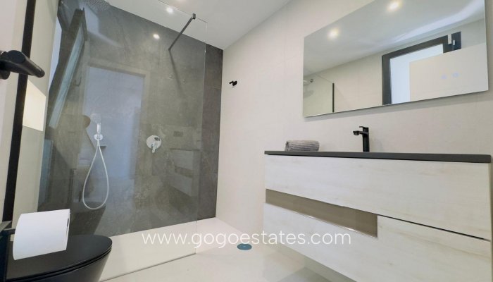 Resale - Villa - Málaga - Huerta del Prado-La Montua