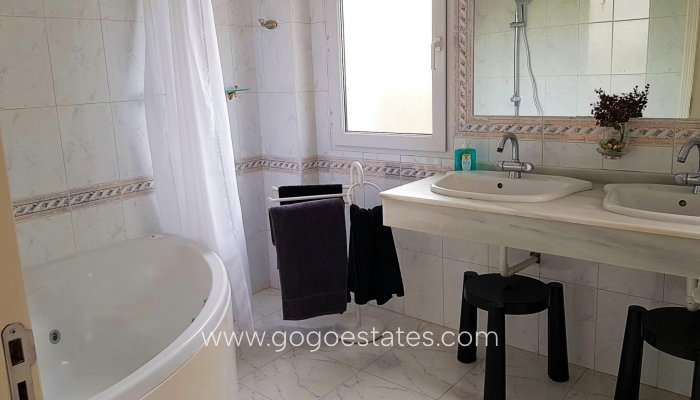 Resale - Villa - Málaga - La Reserva de Marbella