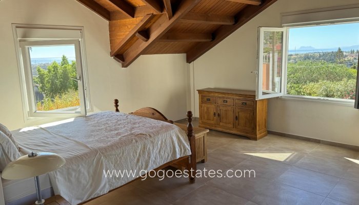 Wiederverkauf - Villa - Estepona - Las Lomas