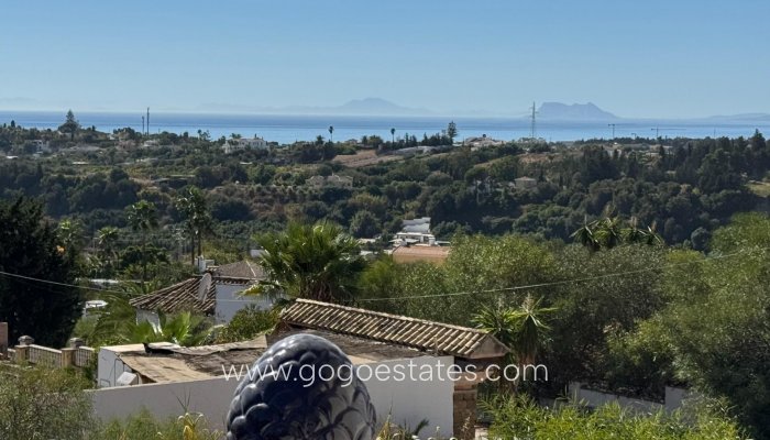 Wiederverkauf - Villa - Estepona - Las Lomas
