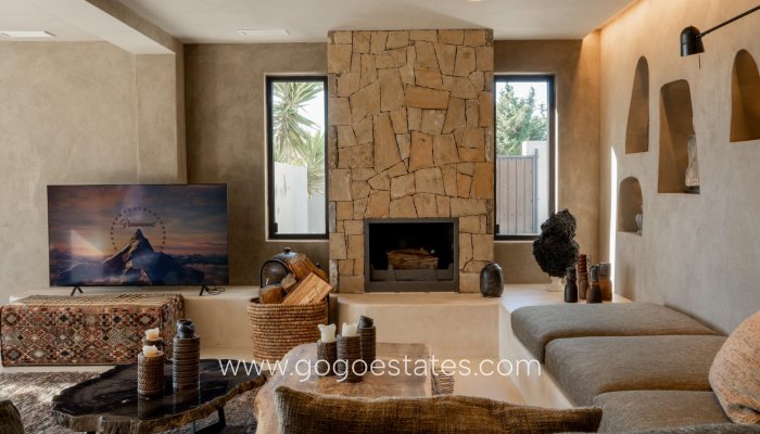 Resale - Villa - Estepona - Parque Selwo Aventura