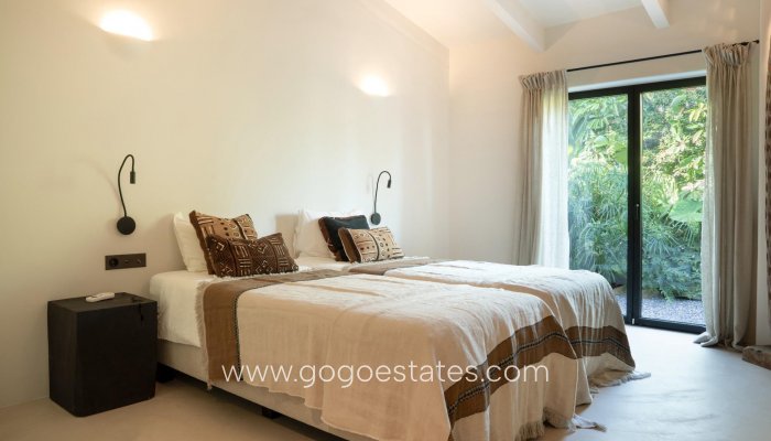 Resale - Villa - Estepona - Parque Selwo Aventura