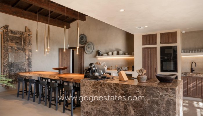 Resale - Villa - Estepona - Parque Selwo Aventura