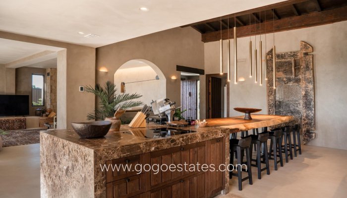 Resale - Villa - Estepona - Parque Selwo Aventura