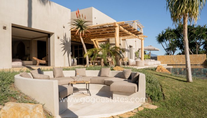 Resale - Villa - Estepona - Parque Selwo Aventura
