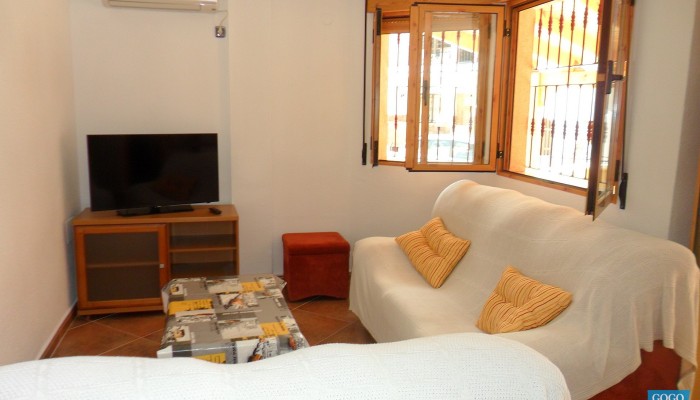 Location longue durée - Appartement au rez-de-chaussée - Calabardina