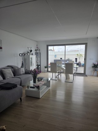 Modern 3-Bedroom Semi-Detached Home in Santiago de la Ribera