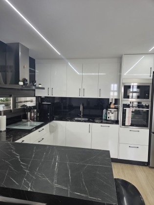 Modern 3-Bedroom Semi-Detached Home in Santiago de la Ribera