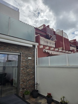 Modern 3-Bedroom Semi-Detached Home in Santiago de la Ribera