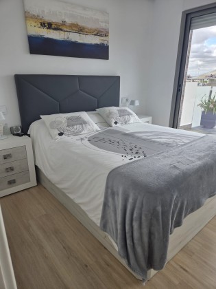 Modern 3-Bedroom Semi-Detached Home in Santiago de la Ribera