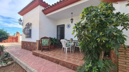 Charming Andalusian Villa with Spacious Plot