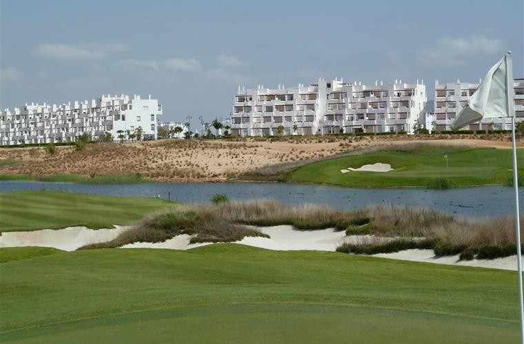 Comprar Propiedad en Condado de Alhama Golf Resort: Guía Paso a Paso para Compradores Internacionales